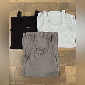 A Pea In The Pod Maternity Tank Top Bundle Black Gray Size medium